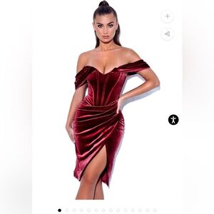 Only wore once & for a couple of hours. Brand new + sheer gloves as well!